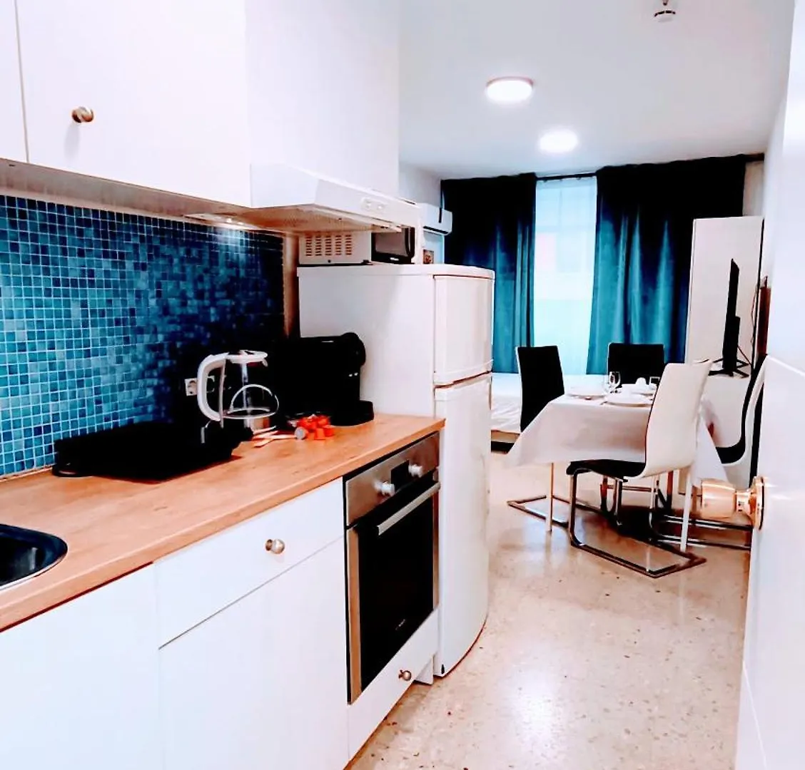 Hostal Estudios Badalona