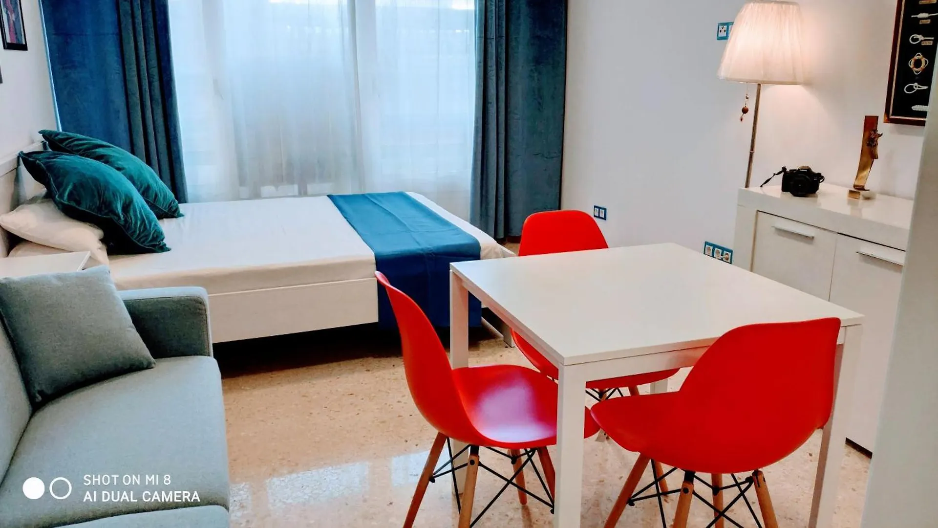 Hostal Estudios Badalona Appartement