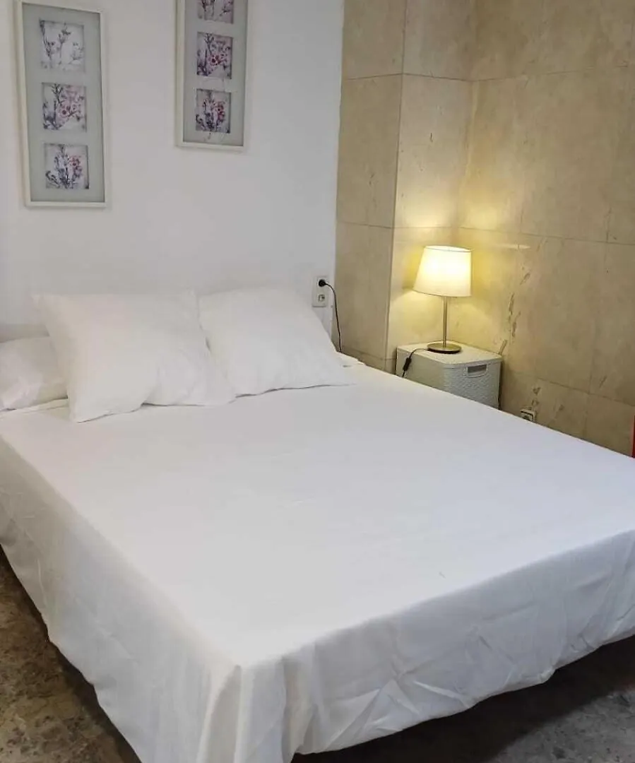 Hostal Estudios Badalona 0*,